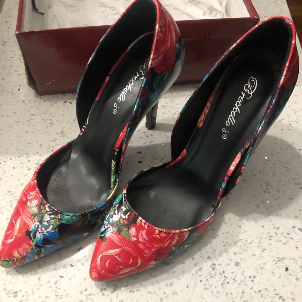 Breckelles • Floral Heels
